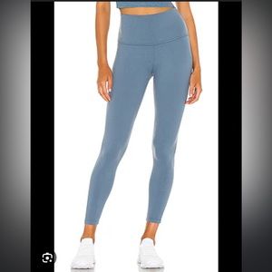 NWOT Beyond yoga leggings - Size S